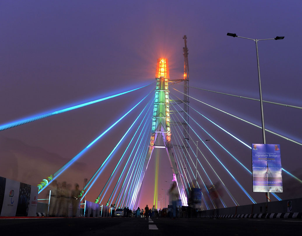 এতে প্রধান যে থামটি রয়েছে, তার উচ্চতা ১৫৪ মিটার। তার উপরের অংশের চারিদিক কাচ দিয়ে ঘিরে দেওয়া হয়েছে। যার মধ্যে জাহাজের পাটাতনের মতো একটি জায়গা গড়া হয়েছে। লিফটে চড়ে সেখানে পৌঁছতে পারা যাবে। উপর থেকে গোটা শহরের সৌন্দর্য উপভোগ করতে পারবেন দর্শক।