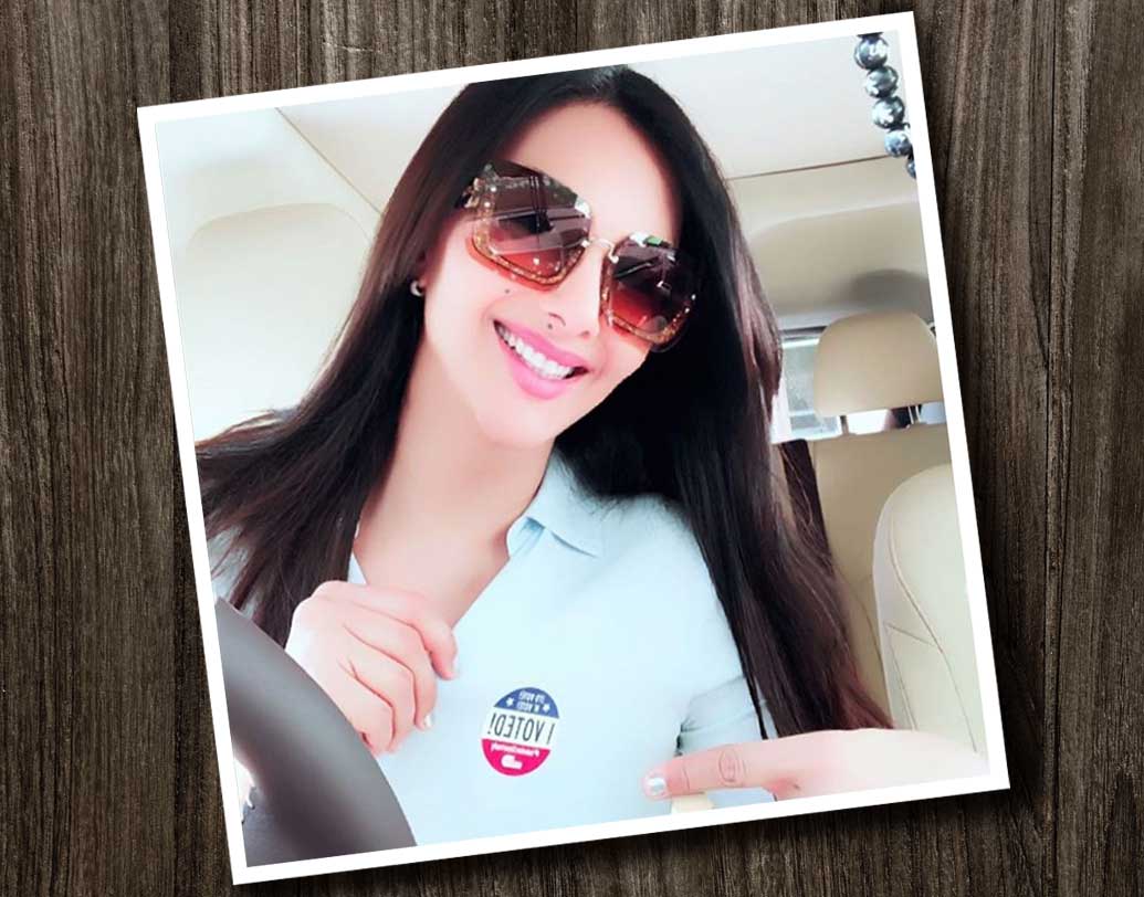 সম্প্রতি মিটু আন্দোলন নিয়ে বলিউড যখন সরব হল, তখন সোমিও মুখ খুলেছিলেন। পাঁচ বছর বয়সে তাঁকে যৌন হেনস্থা করা হয়েছিল, এ কথা সম্প্রতি প্রকাশ্যে আনেন তিনি।