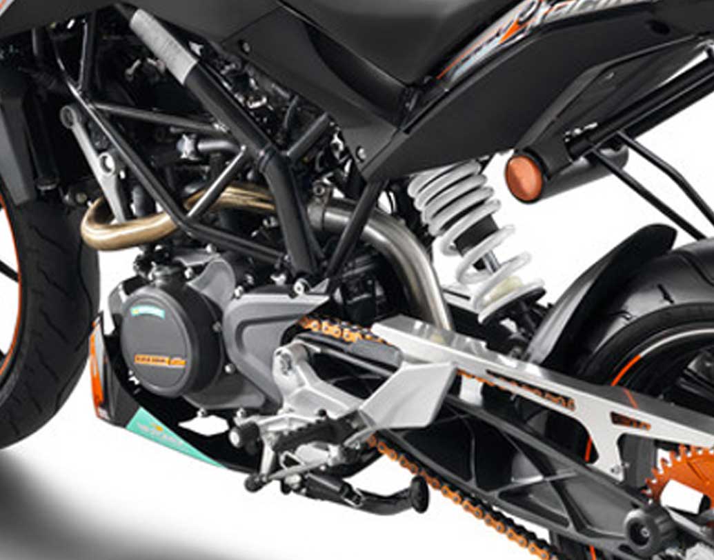 ১৯৯.৫ সিসি লিকুইড কুল্ড সিঙ্গল সিলিন্ডার ইঞ্জিন রয়েছে এতে।