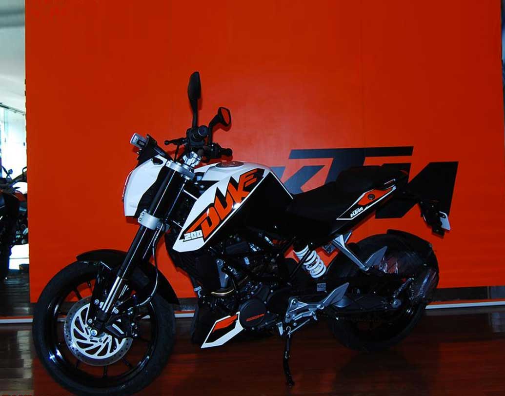 দিল্লির এক্স শো রুম বাইকের দাম শুরু হচ্ছে ১ লক্ষ ৬০ হাজার টাকা থেকে।