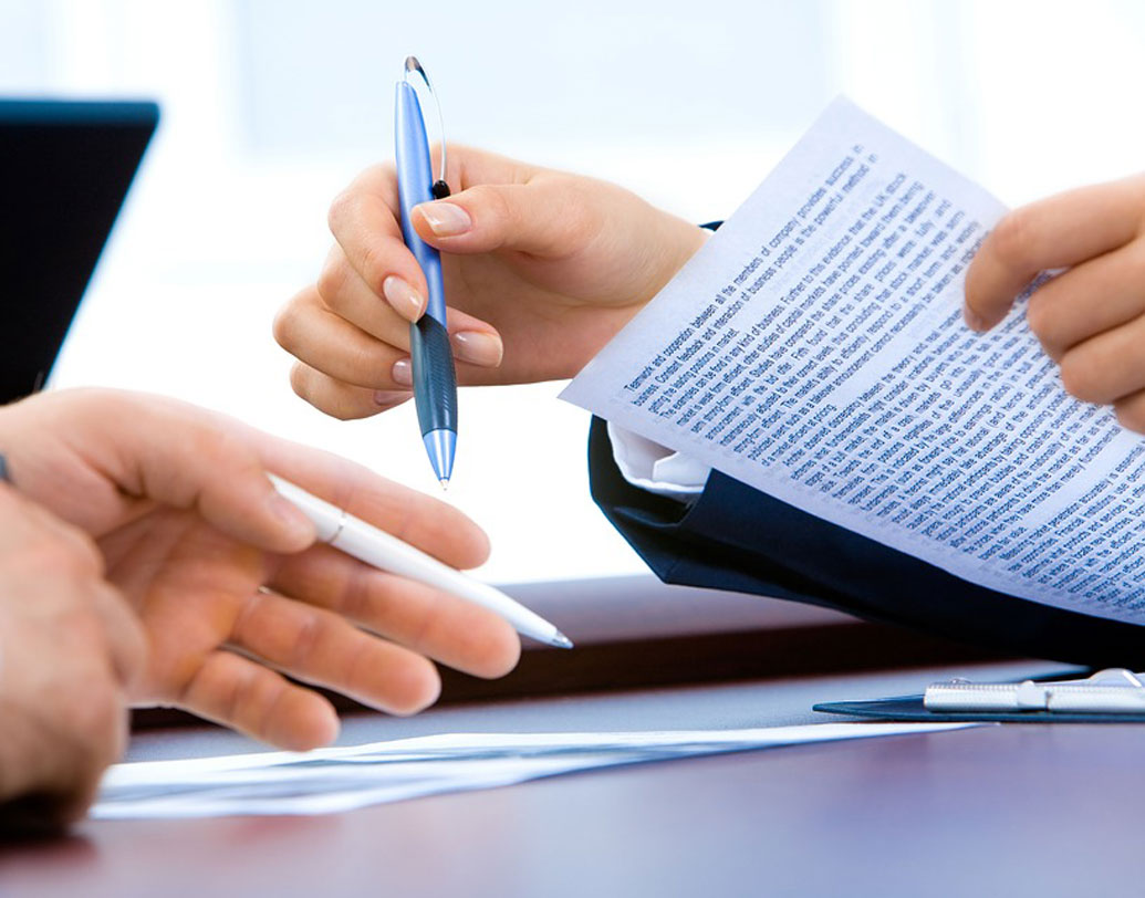 একেবারে বইয়ের পাতায় ছাপা অক্ষরের মতোই আপনার লেখা? তা হলে কিন্তু আপনি মানুষটা বেশ গতানুগতিক ধারণায় বিশ্বাসী। খুব নিয়মানুবর্তী ও সব কাজেই পারফেক্ট থাকতে পছন্দ করেন।