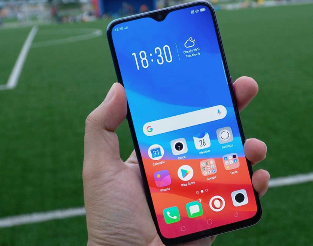 কানেক্টিভিটির জন্য মডেলটিতে থাকছে ফোর জি ভোল্টি, ওয়াই ফাই, ব্লু টুথ ভি ৫.০, জিপিএস/এ-জিপিএস, এনএফসি আর এই ফোনের ইউএসবি টাইপ সি পোর্ট। কোম্পানির নিজস্ব ভিওওসি চার্জিং সিস্টেমের জন্য দ্রুত চার্জ হয় এই ফোনের।