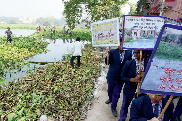 Police announces fine to protect Santragachhi lake