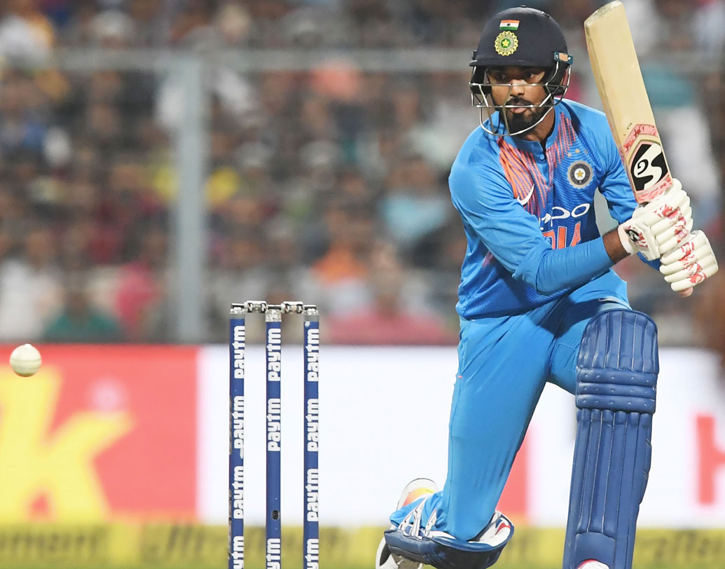 লোকেশ রাহুল: আগের ম্যাচে তিন নম্বরে নেমেছেন। তবে প্রয়োজেন রাহুলের স্থান বদল হতে পারে। ভারতীয় টেস্ট দলের ওপেনারটি যখনই নামুন, দ্রুত রান তুলতে হবে। আজ সফল না হলে পরবর্তীতে সমস্যায় পড়তে পারেন।