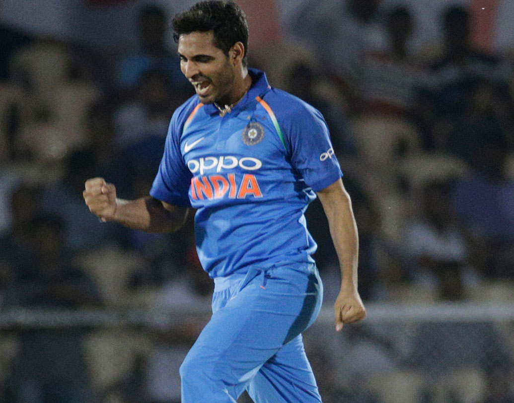 ভুবনেশ্বর কুমার: ভারতীয় পেস আক্রমণের নেতৃত্ব তাঁরই হাতে। সফর যত এগোবে ভুবির উপর নির্ভরতাও তত বাড়বে। আজও অস্ট্রেলিয়াকে মুড়িয়ে দিতে ভুবির আগুন ঝড়ানো স্পেল দরকার।