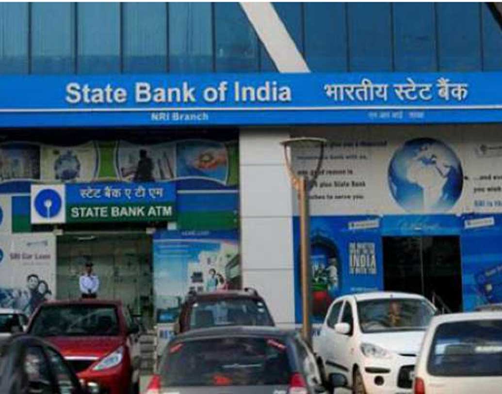 আগে ব্যাঙ্কে টাকা লেনদেনে টোকেন ব্যবহার হত। এই টোকেন থেকেও অনুপ্রাণিত হন শেখর।