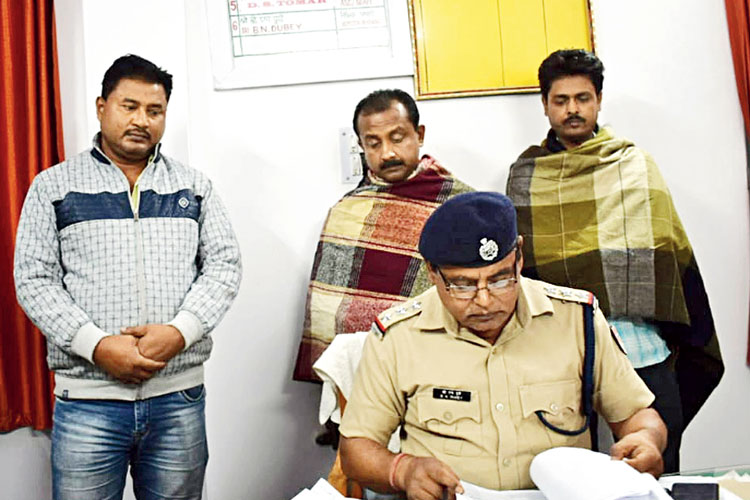 3 Arrested for running an illegal network of Railway ticket