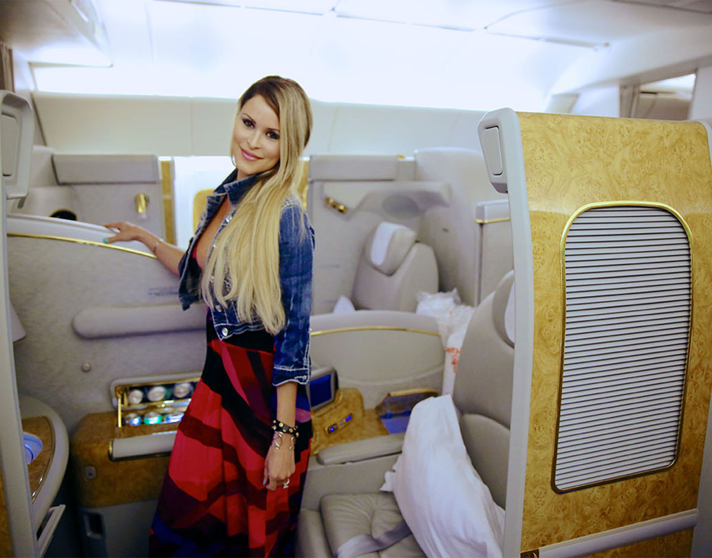 প্রথম ভার্চুয়াল উইন্ডো আছে এই স্যুটে। থাকবে আকাশ দেখার জন্য বাইনোকুলারও। রুম সার্ভিস বা বিমানকর্মীদের সঙ্গে ভিডিয়ো কলের মাধ্যমে কথা বলা যাবে।