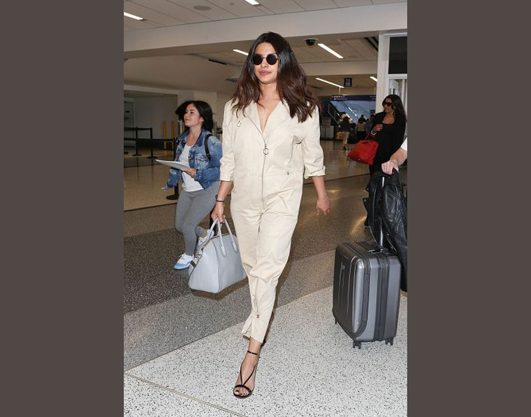 রেবেকা মিনকফের কসমেটিক পাউচ, ওয়াইফি সিল্ক আই মাস্ক, টেড বেকারের লন্ড্রি ব্যাগও রয়েছে অ্যামাজনের চুক্তিতে।