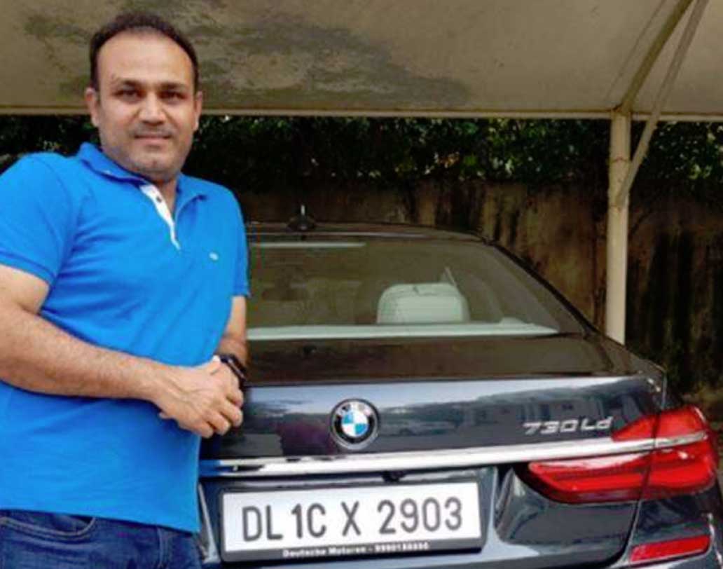 বীরেন্দ্র সহবাগ: প্রিয় বীরুকে একটি বিএমডব্লু উপহার দিয়ে ছিলেন সচিন। লিটল মাস্টারের মতো সহবাগেরও পছন্দের গাড়ি বিএমডব্লু। তবে তালিকায় আছে অন্যান্য গাড়িও।