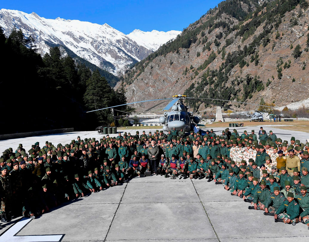 তালিকায় প্রথম তিনটি দেশ হল আমেরিকা, রাশিয়া আর চিন। অর্থাৎ, এই মুহূর্তে ভারতের থেকে সামরিকভাবে শক্তিশালী শুধু আমেরিকা, রাশিয়া আর চিন। গ্লোবাল ফায়ার পাওয়ারের হিসেবে নিশ্চিত ভাবেই সারা পৃথিবীতে সামরিক শক্তির এক্সক্লুসিভ এলিট গ্রুপে এখন জায়গা করে নিয়েছে ভারত।