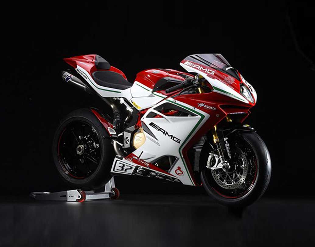 এমভি অগস্টা এফ-৪ আরসি: ইতালীয় প্রযুক্তিতে তৈরি পেট্রোলচালিত এই বাইকের চার সিলিন্ডার যুক্ত ইঞ্জিন রয়েছে, যার ক্ষমতা ৯৯৮ সিসি। রেসিংয়ের শখ থাকলে এই বাইক কিনতে পারেন। ওজন মাত্র ১৭৫ কেজি। ঘণ্টায় ৩০২ কিমি বেগে ছুটতে সক্ষম।