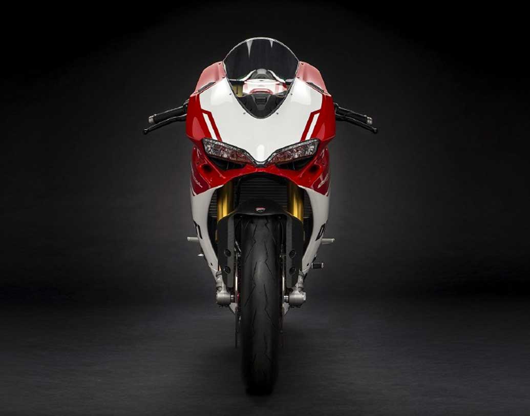 ডুকাটি ১২৯৯ পানিগেল আর ফাইনাল এডিশন: ২০১৭ সালের জুলাই মাসে প্রথম সামনে আনা হয়। তখন দাম ছিল ৫৯ লক্ষ ১৮ হাজার টাকা। পরবর্তী কালে আমদানি শুল্ক কমে গেলে ৭ লক্ষ ৩৬ হাজার টাকা ছাড় দেওয়ার সিদ্ধান্ত নেয় ইতালীয় সংস্থাটি। পেট্রোলচালিত এই বাইকের ইঞ্জিন দুই সিলিন্ডার যুক্ত। যার ক্ষমতা ১২৮৫ সিসি। গিয়ার রয়েছে ছ’টি।