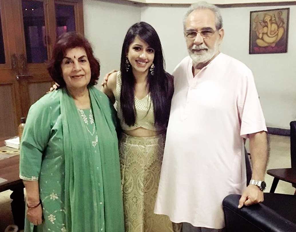 ১৭ ডিসেম্বর উমেদ ভবনে বিয়ে করবেন অভিনেতা কুলভূষণ খারবান্দার কন্যা শ্রুতি খারবান্দা।