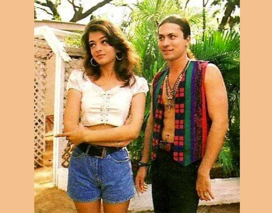 বলিউডে পা রাখার আগে মডেলিং কেরিয়ারে বেশ ভালই নাম ছিল ঐশ্বর্যা রাইয়ের। সে সময় রাজীব মুলচন্দানী নামে আরও এক নামজাদা মডেলের সঙ্গে তাঁর গাঢ় প্রেম চলছিল। তবে মডেলিং কেরিয়ারের মাঝেই মিস ওয়ার্ল্ড হওয়ার পর থেকেই ঐশ্বর্যার ভাগ্যবদল ঘটে। ডাক পড়ে বলিউডেও। রাজীবের সঙ্গে সম্পর্কেও ছেদ পড়ে।