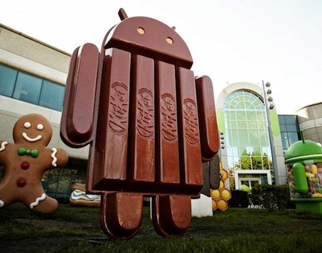 অ্যান্ড্রয়েড৪.৪ কিটক্যাট ভার্সানটি বাজারে এসেছিল ২০১৩ সালের ৩ সেপ্টেম্বর। এই ভার্সানটি এমনভাবে তৈরি করা হয়েছিল, যাতে এটি প্রচুর স্মার্ট ফোনে খুব ভালভাবে চলতে পারে।