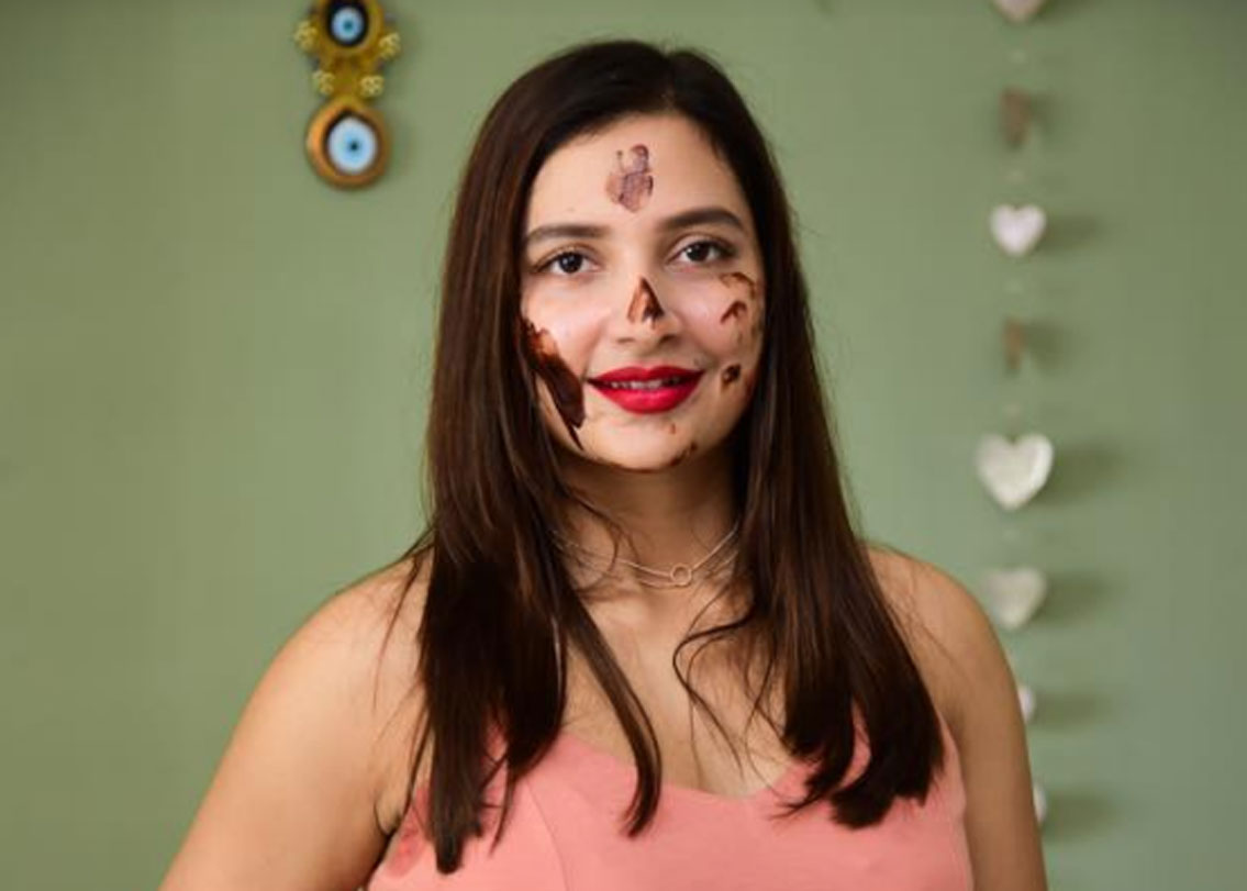 জানা যাচ্ছে, বার্থডে-তে পরিবারের সঙ্গে ছুটি কাটাতে যাচ্ছেন নায়িকা। সেই কারণেই প্রি-বার্থডে সেলিব্রেশন।