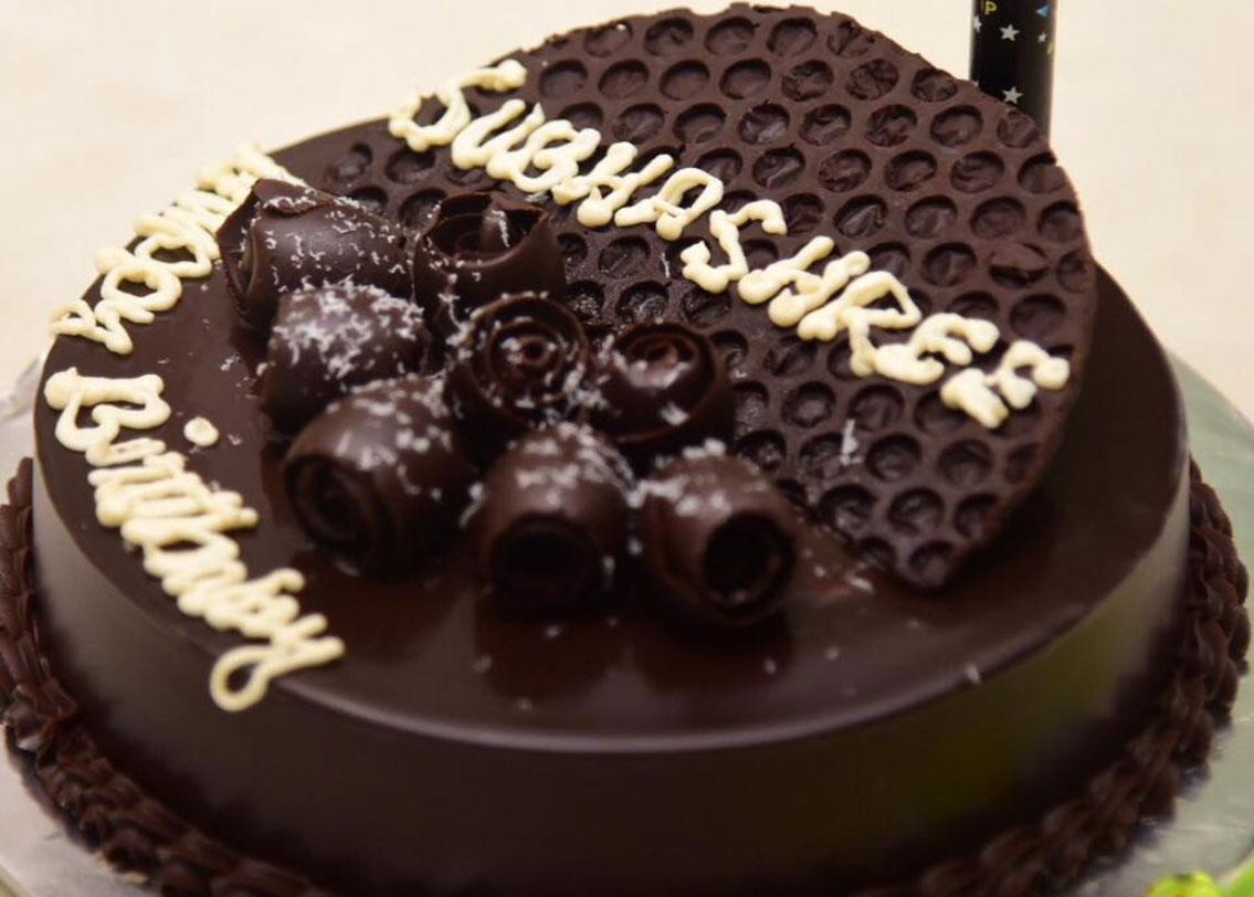 শুভশ্রী বাড়ির খুব আদরের ছোট মেয়ে। প্রতিবার জন্মদিনে তাঁর বাপের বাড়িও বেশ ঘটা করে পালন করে এই দিনটা। এ বারে কী হল তা এখনও জানা যায়নি।