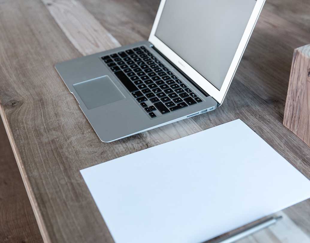 রিলায়্যান্সের ইলেকট্রনিক্স সামগ্রীর বিপণি রিলায়্যান্স ডিজিটাল থেকে একটা ল্যাপটপ কিনলেও জিও-র তরফ থেকে পাবেন তিন হাজার টাকার ডেটা। এর মধ্যে রয়েছে ৩৮৬ জিবি-র ফ্রি ভয়েস কলিং। সঙ্গে উপরি পাওনা জিওপ্রাইমের মেম্বারশিপ।