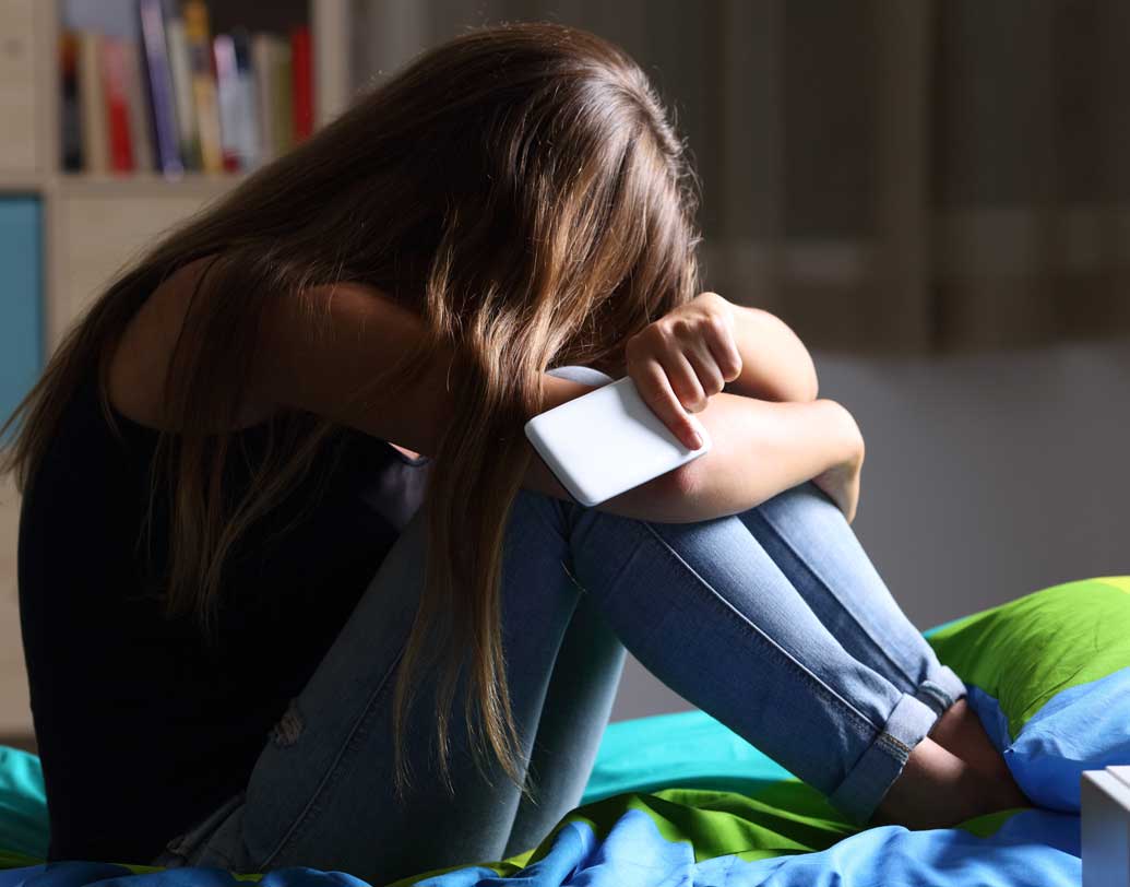 এমনকি ভুলবশতও যদি তাদের নিয়ে কোনও তথ্য বা গুজব ছড়িয়ে পড়ে, তা হলে অত্যন্ত অপমানিত বোধ করে ওই সব ছেলেমেয়েরা।