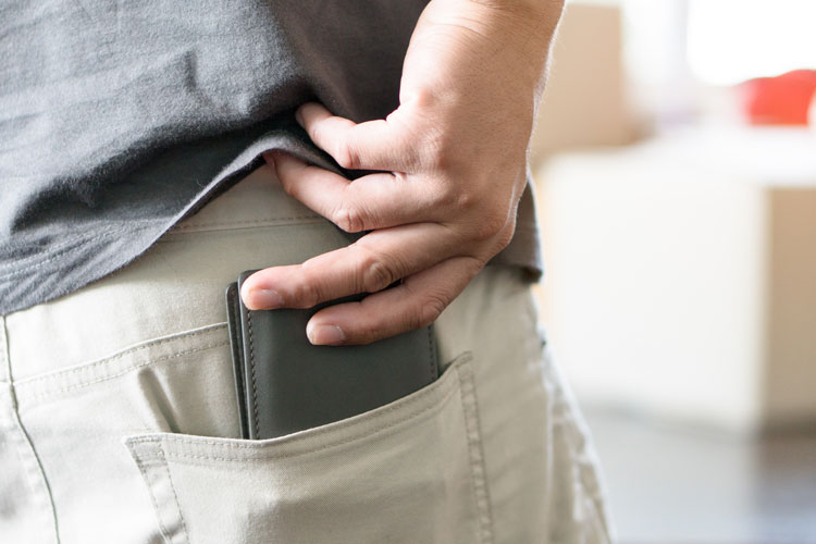 Do you know why you should avoid keeping your moneybag in back pocket dgtl