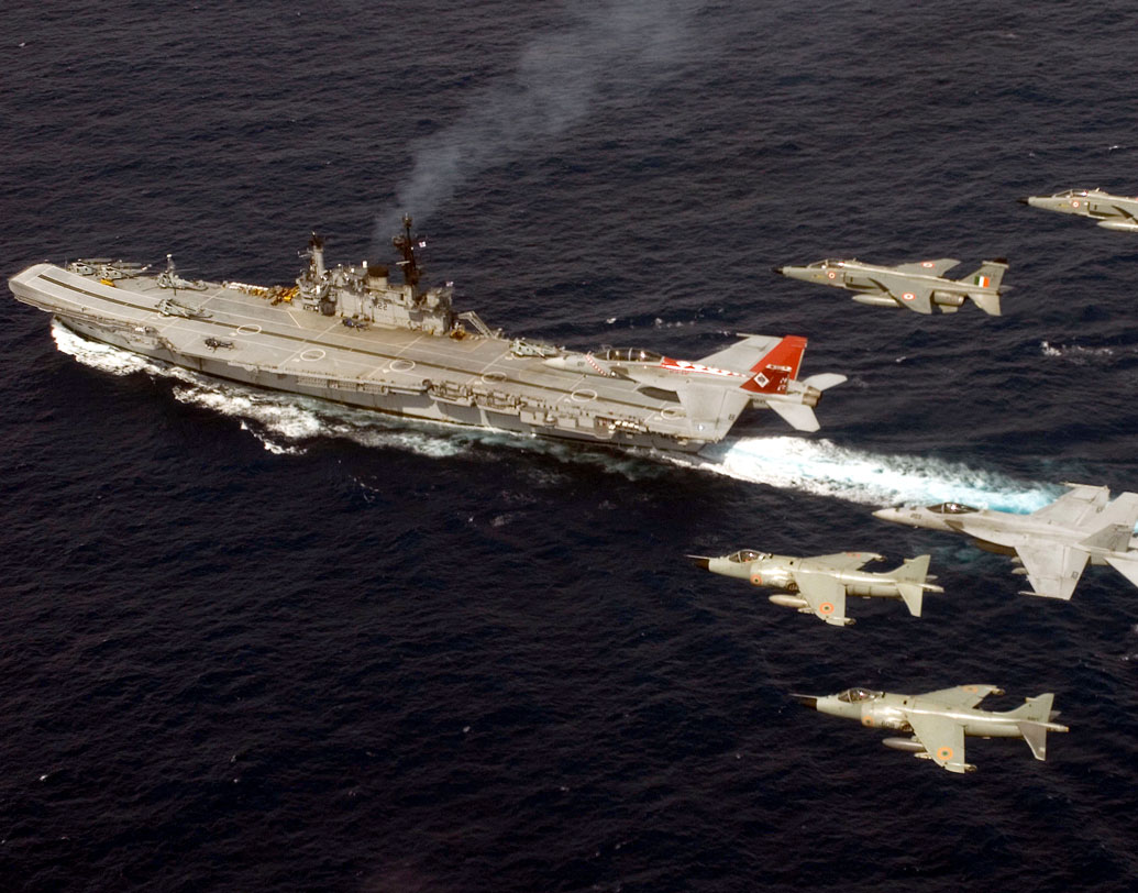 রাশিয়া থেকে বিমানবাহী রণতরী আইএনএস বিক্রমাদিত্য যোগ দেওয়ার আগে পর্যন্ত আইএনএস বিরাটই ছিল ভারতীয় নৌবাহিনীর সব থেকে গর্বের যুদ্ধজাহাজ। টানা ৩০ বছর ভারতীয় নৌবাহিনীর সঙ্গে থাকার পর শেষ পর্যন্ত ২০১৭ সালে অবসর নেয় আইএনএস বিরাট। আপাতত তার ঠিকানা আরব সাগর তীরের মুম্বই।