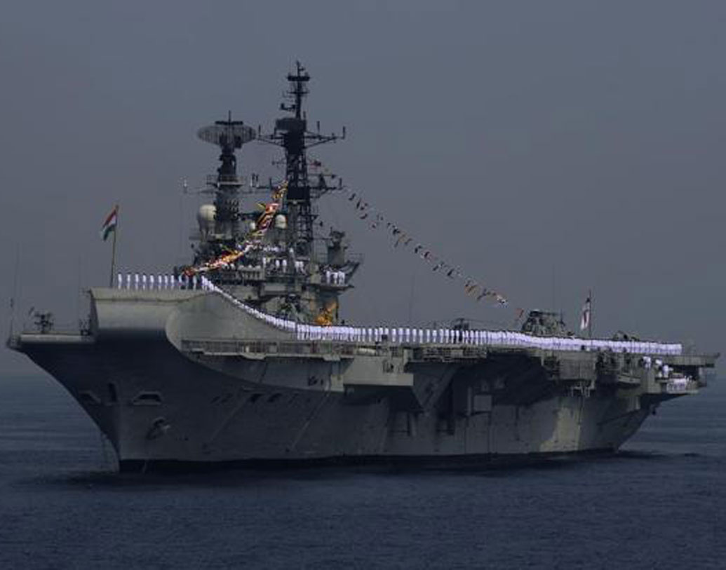 ২৩ জুলাই, ২০১৬। মুম্বই থেকে কোচি যাওয়ার পথে শেষবারের মতো নিজের শক্তিতে সমুদ্রে যাত্রা করেছিল আইএনএস বিরাট। বছরের শেষে তাকে টেনে নিয়ে আসা হয় মুম্বই। আপাতত মুম্বইতেই আরব সাগরের পারে অবসর জীবনটা কাটাবে এই যুদ্ধজাহাজ।