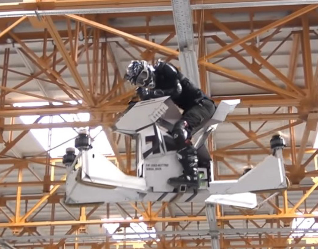 ‘জাইটেক্স টেকনোলজি সপ্তাহ’ শীর্ষক সম্মেলনে এই হোভারবাইক প্রকাশ্যে আসে। হোভারবাইক জরুরি পরিস্থিতিতে পুলিশ বাহিনী ব্যবহার করতে পারবে এবং রাস্তার গতিপ্রকৃতি বা অপরাধীদের অনুসরণ করতে প্রয়োজনে উড়েও যেতে পারবে।