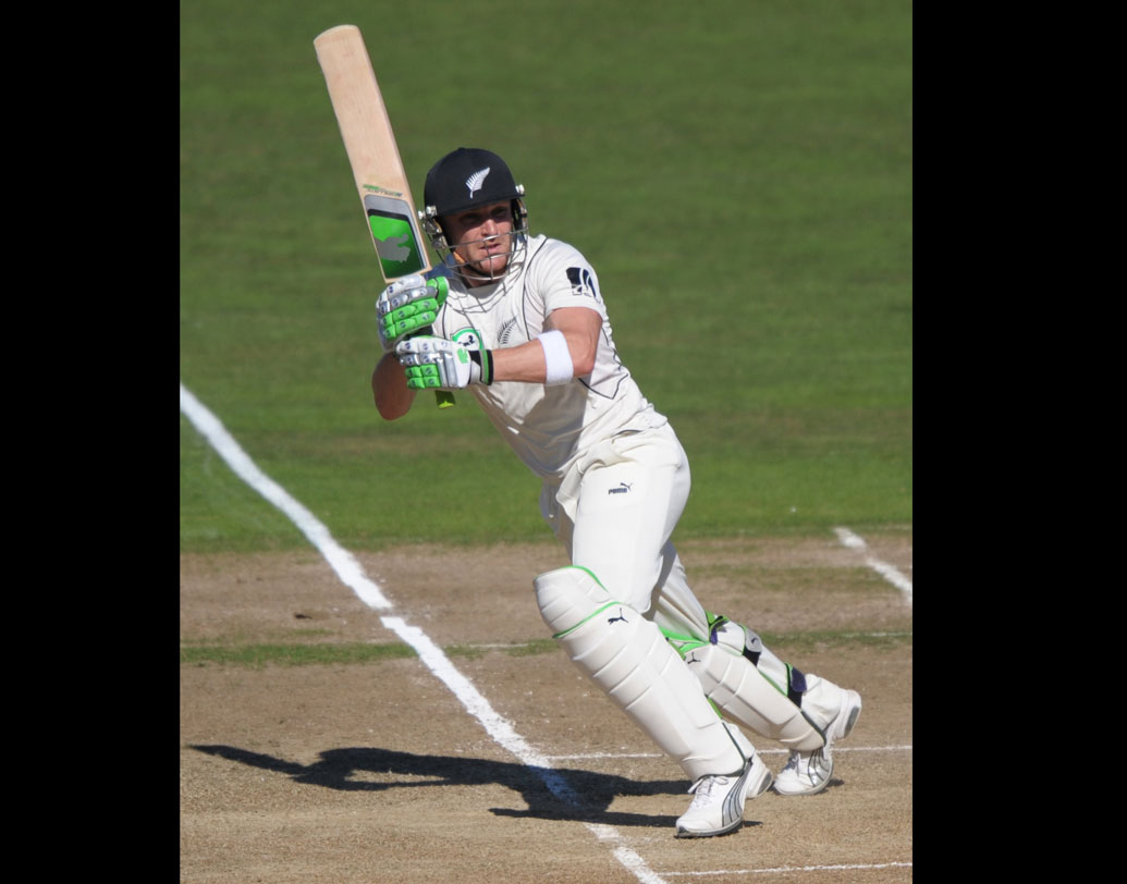 ২০১৪ সালের ৩১ জানুয়ারি চতুর্থ উইকেটটি পেলেন কোহালি। ব্রেন্ডন ম্যাকালামের মতো ব্যাটসম্যানকে আউট করেন বিরাট।