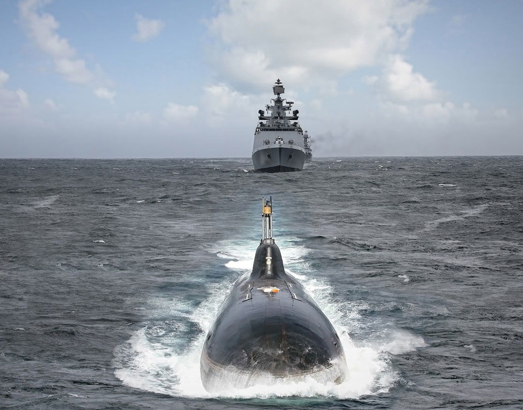 দেশে তৈরি প্রথম পরমাণু শক্তিচালিত ডুবোজাহাজ এটি। দীর্ঘ মহড়ায় সমুদ্রের তলা থেকে ব্যালিস্টিক ক্ষেপণাস্ত্র ছুড়ে করে প্রতিপক্ষের উপরে পরমাণু হামলা চালানোর মহড়া অত্যন্ত সফল ভাবে সম্পন্ন করেছে নিউক্লিয়ার সাবমেরিনটি। এই সাফল্যে উল্লসিত নৌসেনা। উল্লসিত দেশের প্রধানমন্ত্রীও।