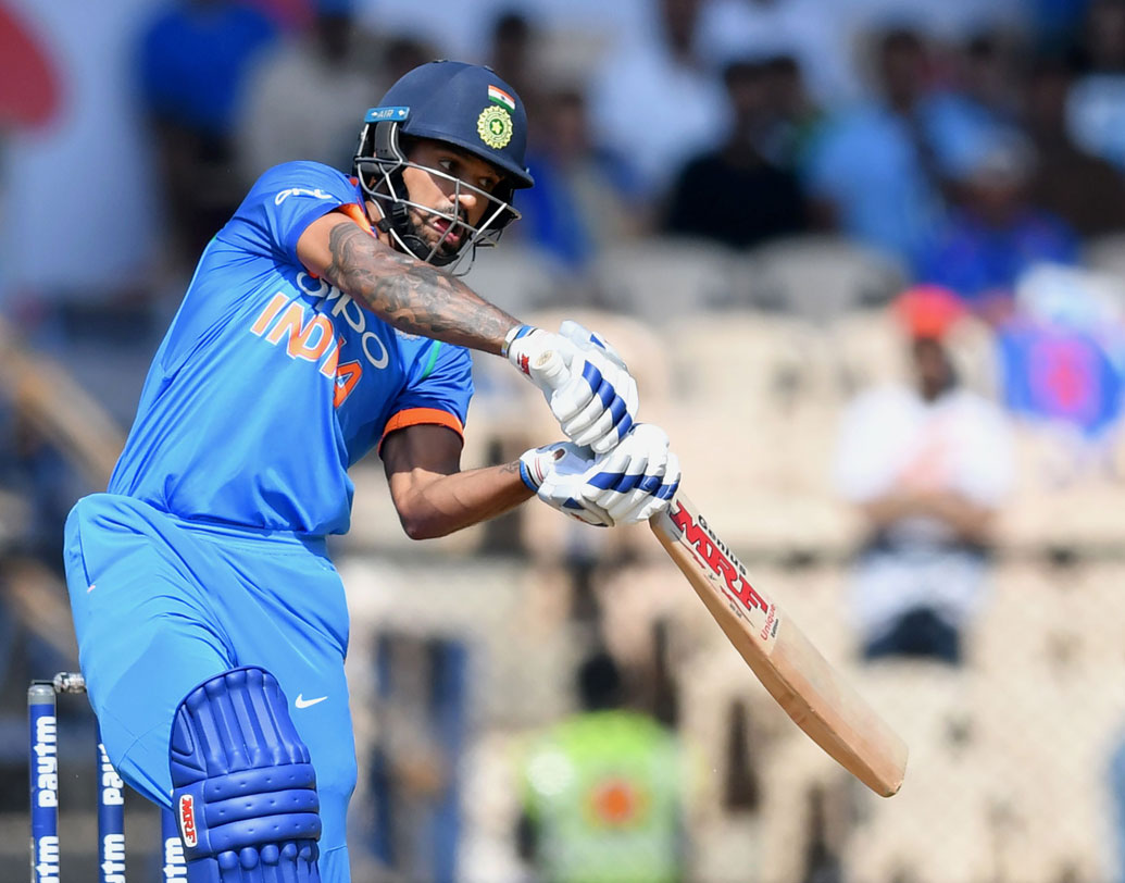 এশিয়া কাপের পর থেকে কেমন যেন মিইয়ে গিয়েছে শিখর ধওয়নের ব্যাট! ইডেনে একেবারে ডাহা ফেল। মাত্র ৩ রান এসেছে তাঁর ব্যাট থেকে। রোহিত শর্মার সঙ্গে জুটিতে ফের ওয়েস্ট ইন্ডিজ বোলারদের শাসন করতে তাই নিজেকে উজাড় করে দিতে চান ধওয়ন। ওপেনিং জুটি হিসাবে তাই রোহিত শর্মার পাশে দেখা যেতে পারে গব্বরকেই।