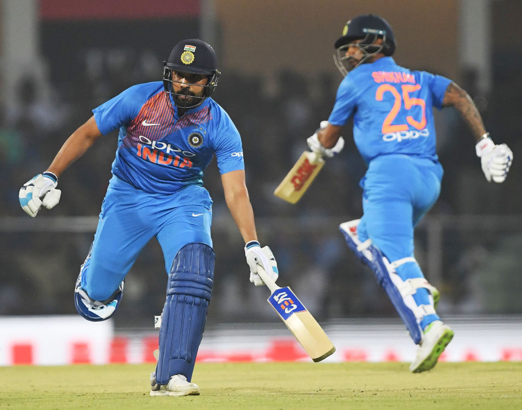 লখনউ ম্যাচের পর রোহিত শর্মা-শিখর ধওয়ন জুটির সেঞ্চুরি পার্টনারশিপের সংখ্যা দাঁড়াল ৩। তাঁরা এখন ডেভিড ওয়ার্নার-শেন ওয়াটসন, মার্টিন গাপ্টিল-কেন উইলিয়ামলন, গাপ্টিল-কলিন মুনরোর সঙ্গে এক সারিতে। রোহিত আবার বিরাট কোহালির সঙ্গেও তিন বার সেঞ্চুরি পার্টনারশিপ করেছেন।