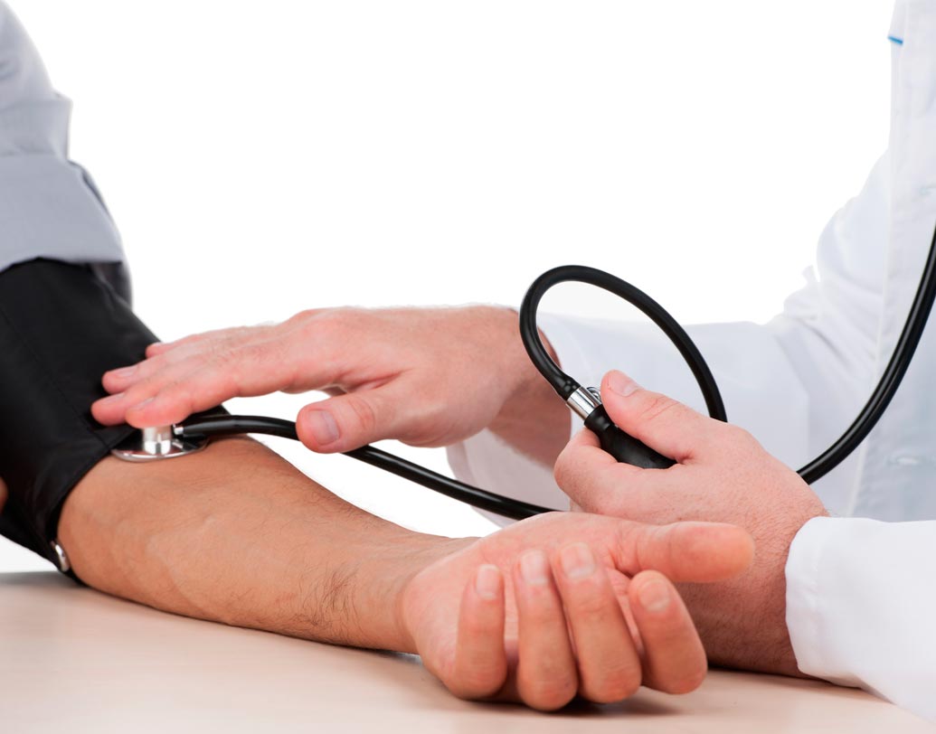 কর্মব্যস্ততা ও নিজেকে অবহেলার জেরে ছোটখাটো নানা অসুবিধাকে প্রথম অবস্থায় পাত্তা দেন না অনেকেই। পরে তা সহ্যের অতীত হলে চিকিৎসকের কাছে দৌড়ন। তত দিনে অসুখ জাঁকিয়ে বসে। বরং প্রথম অবস্থাতেই যোগাযোগ করুন চিকিৎসকের সঙ্গে। এতে অসুখ রুখতে সুবিধা হয়।