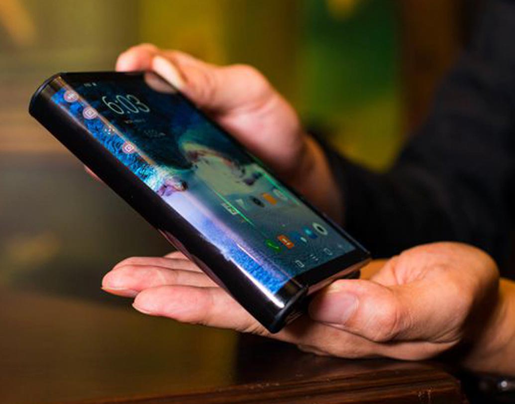 এখনও পর্যন্ত এই ফোনের কোনও নাম ঠিক হয়নি। তবে অনেকের মতে এই ফোনের নাম হতে চলেছে, স্যামসাং গ্যালাক্সি এফ।