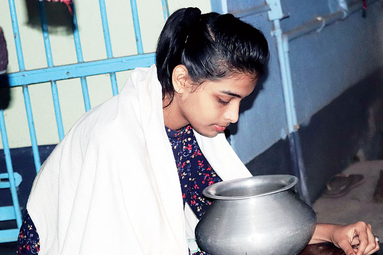 How to overcome tonsil infection and throat pain without medicine during monsoon