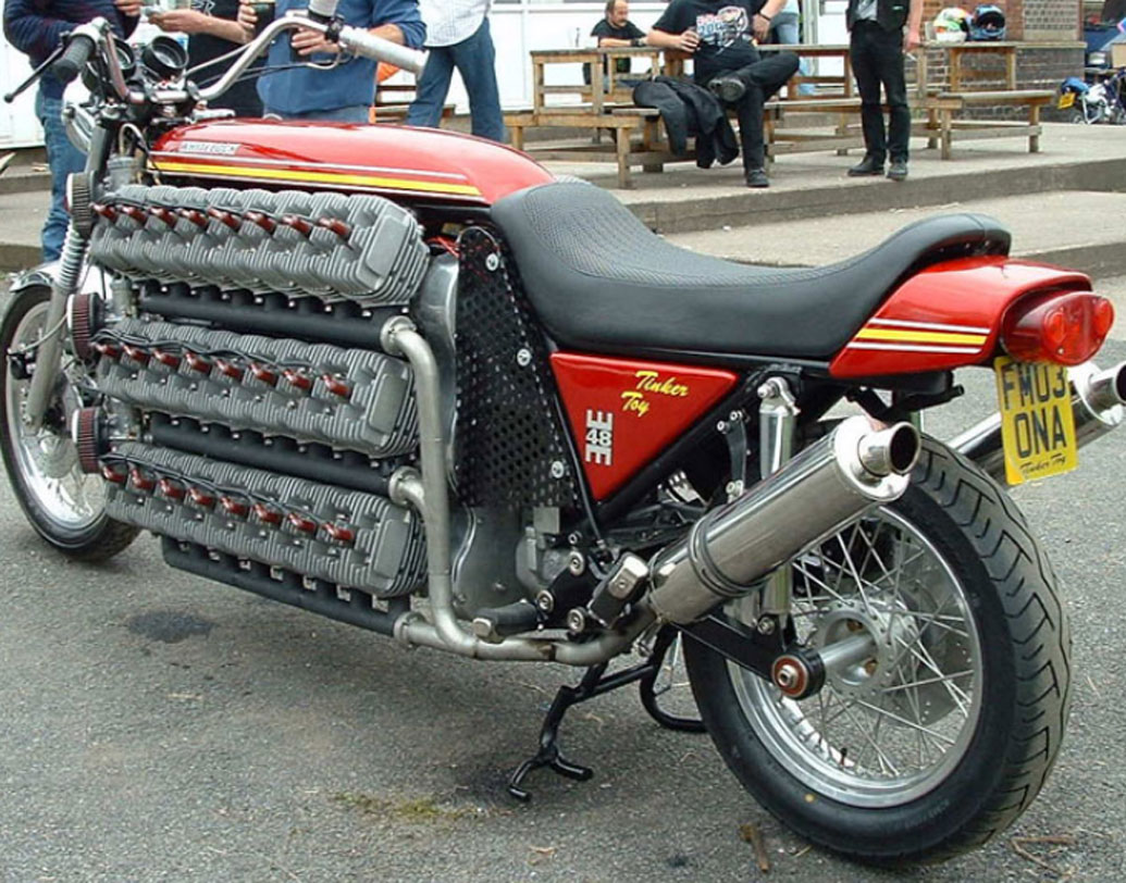 হোয়াইটলক টিঙ্কার টয়: ৪৮টি সিলিন্ডারযুক্ত বাইকটি তৈরি করেছে হার্টফোর্ডশায়ার সুপারবাইক সেন্টার। ৪২০০ সিসি-র বাইক এটি। এতে ব্যবহার করা হয়েছে কাওয়াসাকি কেএইচ ২৫০ ইঞ্জিন।