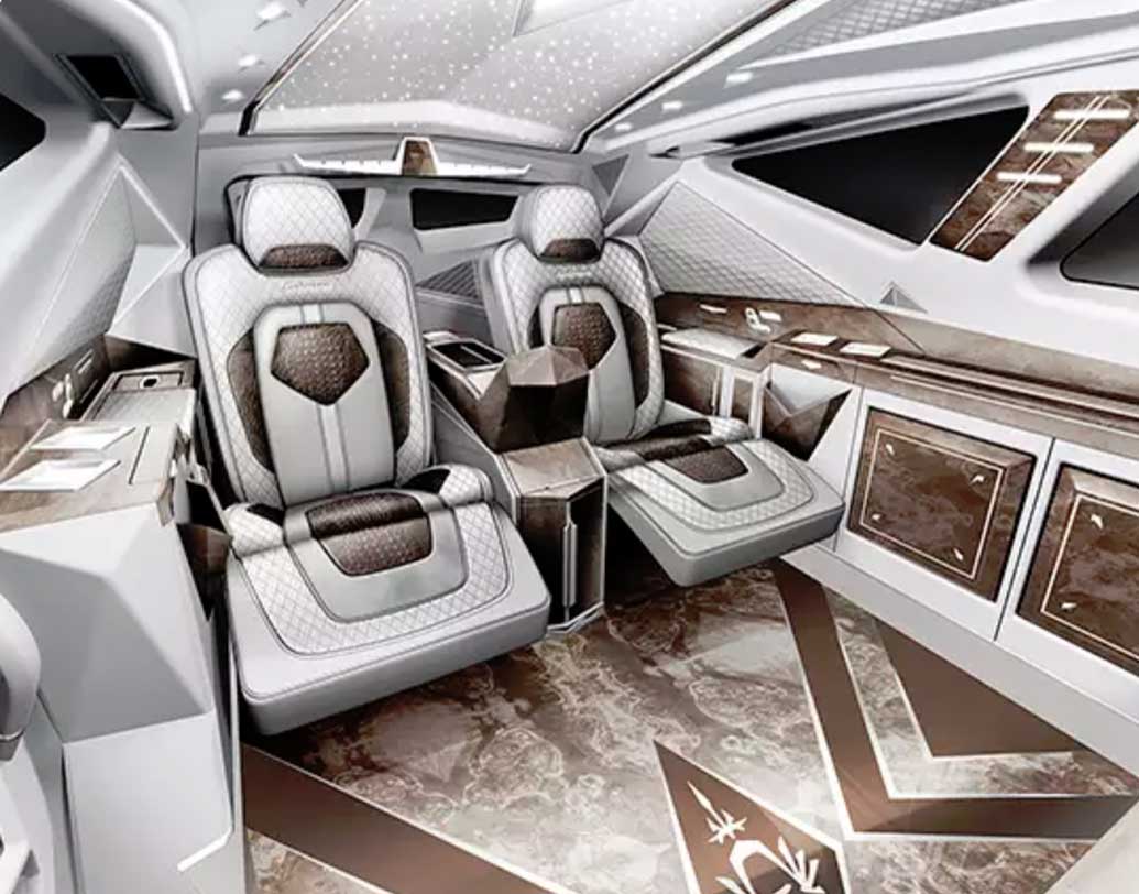 বিনোদনের আরও আরও ব্যবস্থা রয়েছে। যেমন, চাইলেই বানিয়ে ফেলতে পারবেন কফি। সঙ্গে ফ্রিজ থেকে বার করে নিন পছন্দের খাবার। কারণ কফি মেশিন থেকে রেফ্রিজারেটর সবই থাকছে এই গাড়িতে।