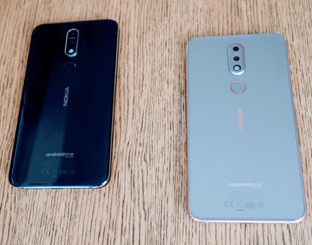 ডিজাইন: গত বছর আইফোন টেন লঞ্চ করে প্রথমবার বাজারে নচযুক্ত ফোন আনে অ্যাপল। তারপর থেকে একের পর এক ফোন নির্মাতা সেই নকশাকে অনুকরণ করেছে। নোকিয়ার এই ফোনটিতেও সেই একঘেয়ে নচ। তবে অ্যালুমিনিয়াম দিয়ে তৈরি বলে একটা প্রিমিয়াম লুক আছে। ফিঙ্গারপ্রিন্ট সেন্সরটি মোবাইলের পিছনের দিকে বলে ব্যবহার করা সহজ।