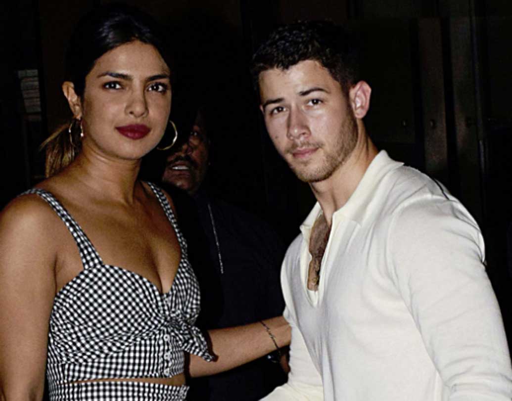 ফোর্বস-এ প্রকাশিত তথ্য অনুযায়ী, ২০১৭ সালেই প্রিয়ঙ্কা চোপড়ার রোজগার ৭৭ কোটি টাকা। আয়কর জমা করার পর গত বছর তাঁর আয় এসে দাঁড়ায় ৫৬ কোটিতে। ফোর্বস-এ প্রকাশিত হিসেব বলছে, প্রিয়ঙ্কা চোপড়া মোট ২৮ মিলিয়ন ডলারের মালিক। ভারতীয় মুদ্রায় যা প্রায় ২০০ কোটির সমান।