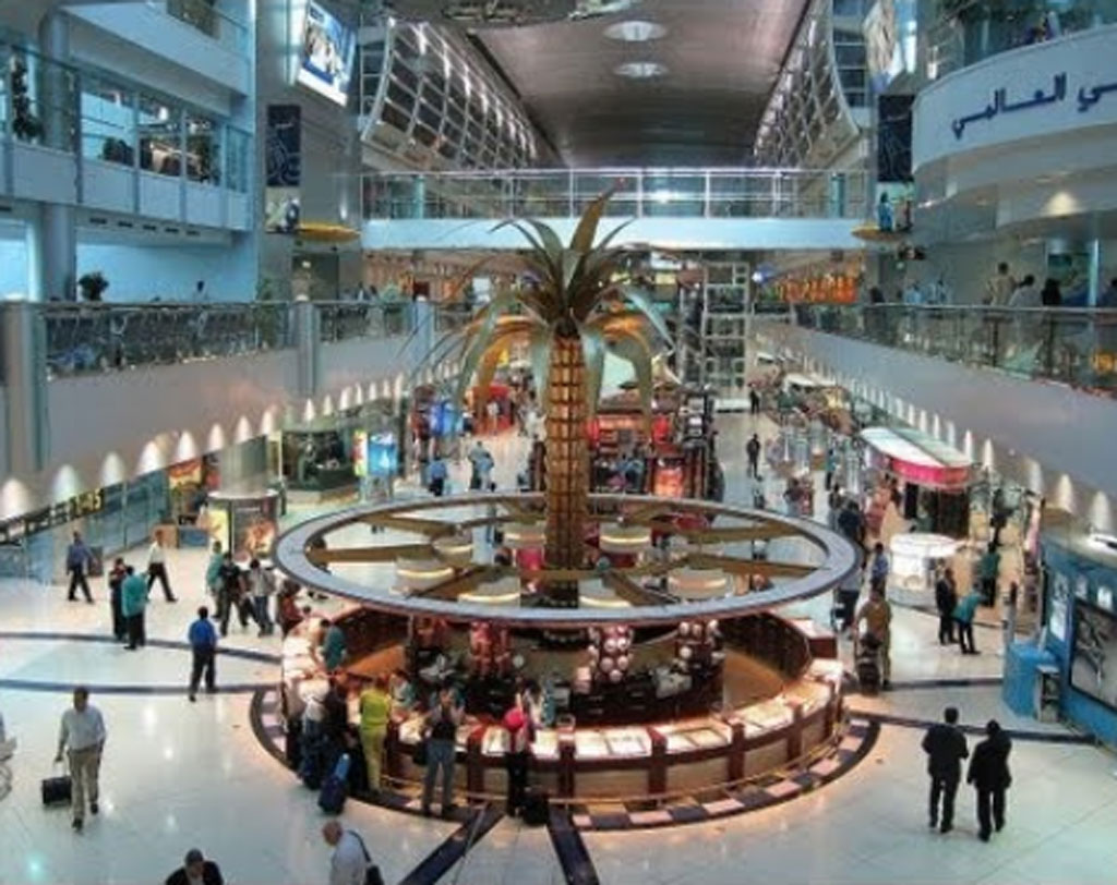 কারণ শপিং শেষে বা শপিংয়ের ফাঁকে সে আজ নির্দ্বিধায় ঘুমতে পারবে মলের ভিতরেই! কারণ তার মতো মানুষদের জন্যই মলের ভিতরে ঘুমের এলাহি ব্যবস্থা করেছেন শপিং মল কর্তৃপক্ষ। সম্প্রতি দুবাইয়ের দ্য দুবাই মলে এই ব্যবস্থা চালু হয়েছে।