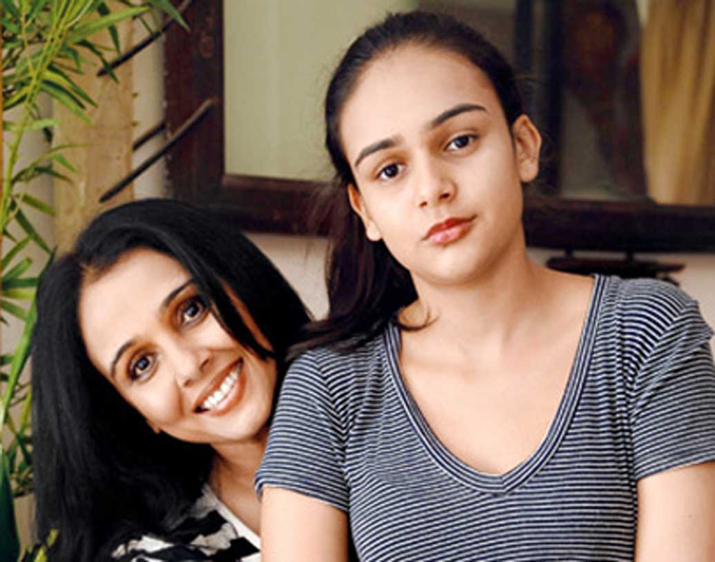 শেখর কপূরের সঙ্গে বিয়ে হয়েছিল সুচিত্রার। পরবর্তীতে বিচ্ছেদও হয়ে যায়। তিনি সিঙ্গল মাদার হিসাবেই সন্তানকে মানুষ করেছেন।