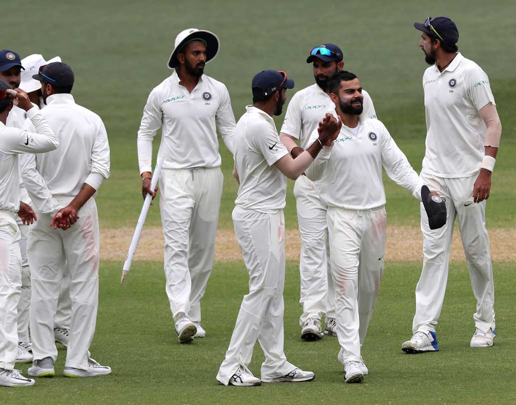 বর্ডার-গাওস্কর ট্রফিতে অস্ট্রেলিয়ার মাঠে কোনও সিরিজ জিততে পারেনি ইন্ডিয়া। এ বার সিরিজের প্রথম ম্যাচ জিতে ইতিহাস বদলের নতুন সুযোগ কোহালিদের সামনে।