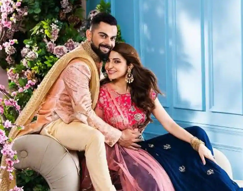 বিরাটকে অনুষ্কা, ‘ভাল মানুষ’ হিসাবে উল্লেখও করেছেন এই পোস্টে। লিখেছেন, ‘ইটস হেভেন, হোয়েন ইউ ম্যারি আ গুড ম্যান’। সঙ্গে একটি হার্ট ইমোজিও পোস্ট করেন অনুষ্কা।