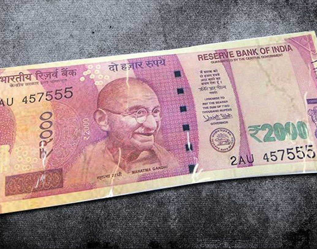 নতুন গাইডলাইনে স্পষ্ট করে বলা রয়েছে, আমজনতা নতুন সিরিজের নোটগুলোকে প্রয়োজনে ব্যাঙ্ক থেকে বদলে নিতে পারবেন।