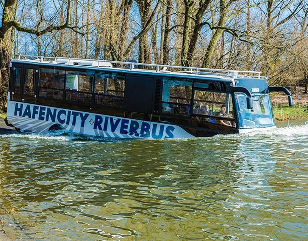 এই বাসের দেখভালের খরচ প্রচুর, জানান এই প্রকল্পের সঙ্গে যুক্ত অপর কর্তা ফিয়েতে মাহলস্টেদৎ।