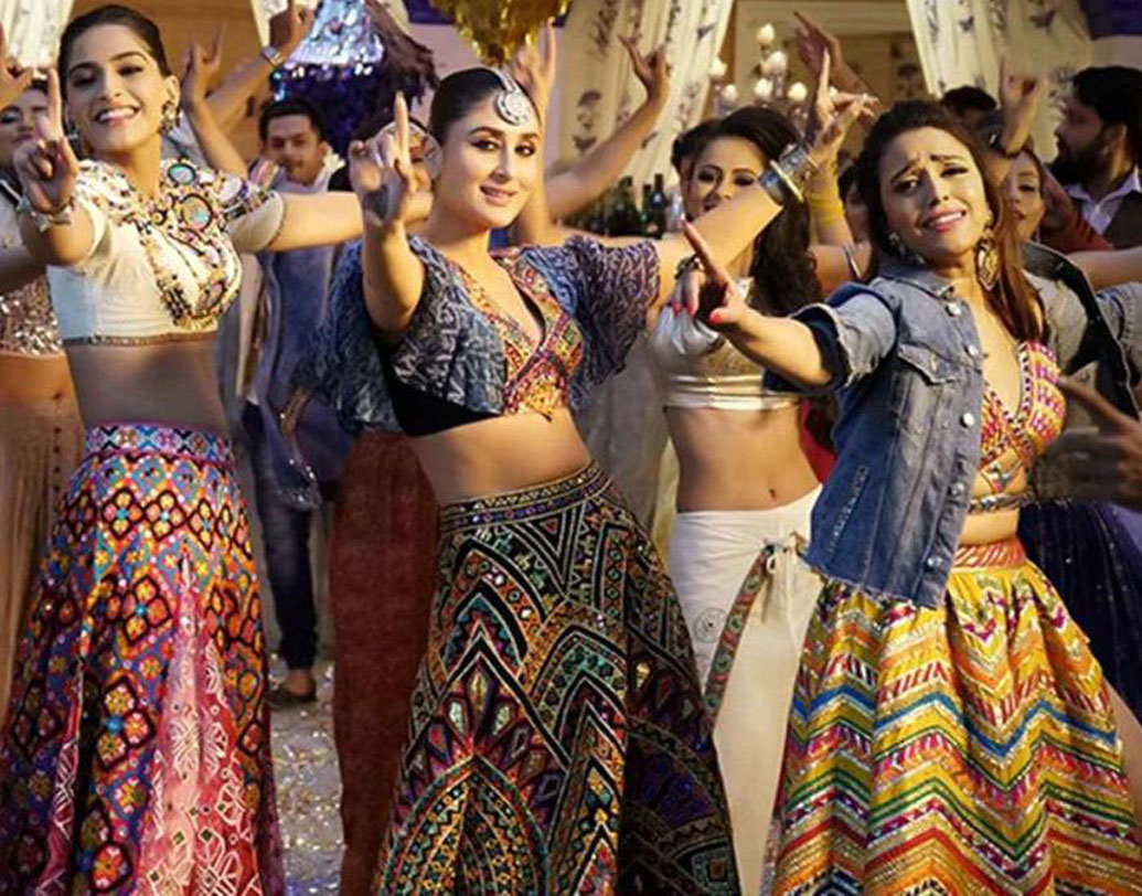 ভিরে দি ওয়েডিং: এ ছবি ভাল লেগেছে, কাউকে আবার তেমন করে ছোঁয়নি। গল্প বলার কায়দা, চিত্রনাট্যের জোড়ে এই ছবি মন ছুঁয়েছে বিশেষজ্ঞদেরও। মিশ্র প্রতিক্রিয়া থাকলেও ১৩৮ কোটির উপর ব্যবসা দিয়েছে এই ছবি।