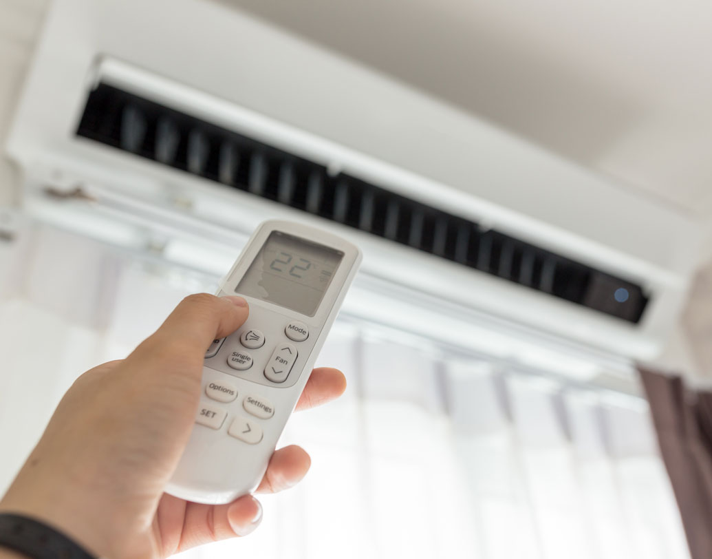 অফিসের কাজে ব্যবহারের জন্য অতিরিক্ত গাড়ি কিনতে চাইলে আট লক্ষ টাকা পাবেন আরবিআই গভর্নর। নিজের বাড়ির এসি-র জন্য পাবেন সর্বোচ্চ ২০ হাজার টাকা। এসি-র খরচ ব্যয়সাপেক্ষ বলে বছরে ২০০ ইউনিট বিদ্যুতের খরচ ছাড় পাবেন আরবিআই গভর্নর।