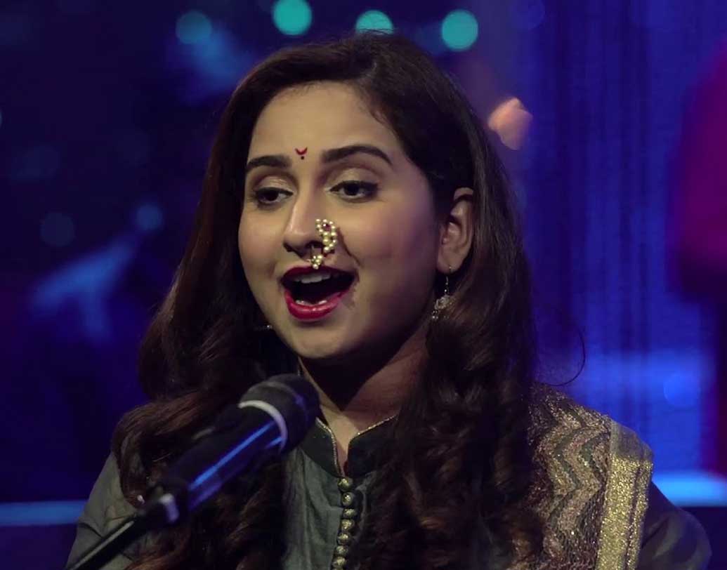 প্রযক্তা শুকরে: ইন্ডিয়ান আইডল প্রযক্তা শুকরে মন ভরিয়ে দিয়েছিলেন দর্শকদের। কিন্তু সেভাবে প্লে ব্যাক গানে সুযোগ পাননি।