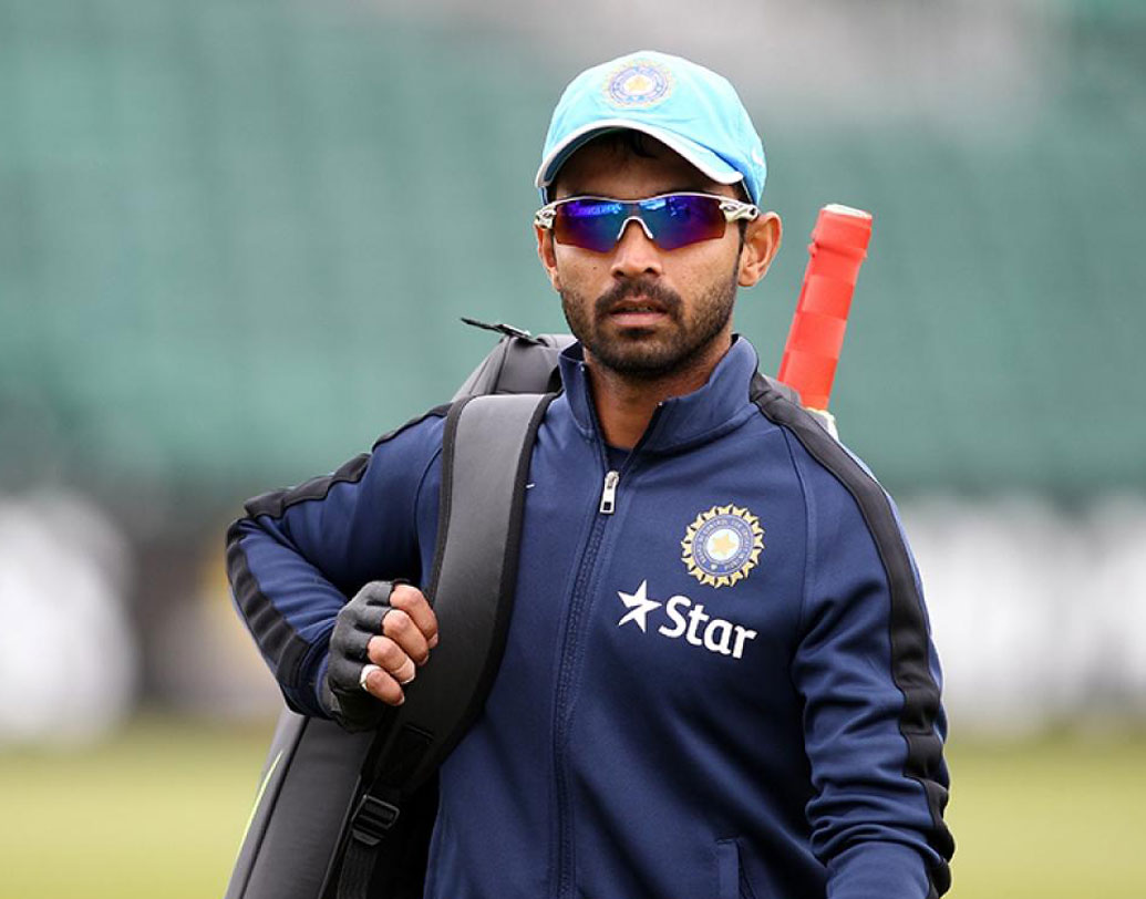 কেবল কোহালিই নন, আজ দুর্ধর্ষ ক্যাচে শন মার্শকে প্যাভিলিয়নে ফেরান অজিঙ্ক রাহানে। ফার্স্ট স্লিপে দাঁড়িয়ে ক্ষিপ্রতার সঙ্গে মার্শকে তালুবন্দি করেন রাহানে। মার্শের এই আউটে ভেঙে যায় পঞ্চম উইকেটে জমতে থাকা অজি জুটি। ভারতীয় শিবিরে কিছুটা স্বস্তিও এনে দেয় রাহানের এই ক্যাচ।