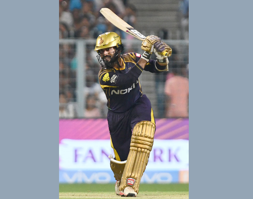 দীনেশ কার্তিক: ছোট ফর্ম্যাটে ব্যাটসম্যান বা কিপার কার্তিককে নিয়ে প্রশ্ন নেই। দলকে জয়ের রাস্তায় ফেরাতে এ বারেও প্রয়োজন হবে ক্যাপ্টেন কার্তিকেরও।